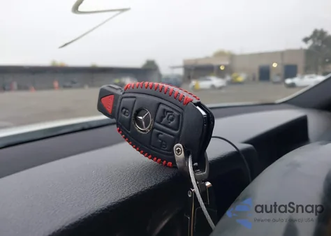 2013 Mercedes-Benz E 350 from USA, damaged, VIN WDDHF5KB8DA727146